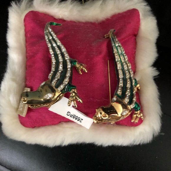 Kenneth Jay Lane Jewelry - Kenneth J Lane KJL  twin rhinestone alligator pins